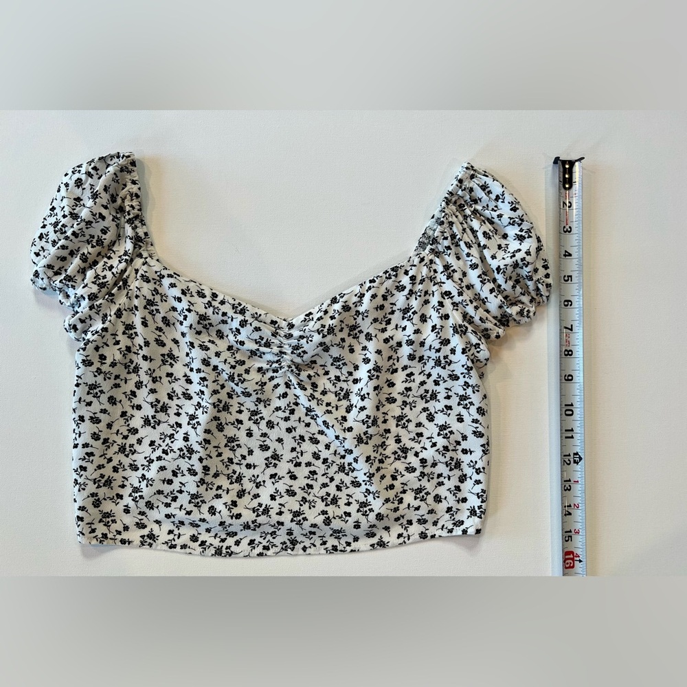 Elodie Nordstrom Off Shoulder Crop Top Ruched Puff sleeve - Picture 4 of 14